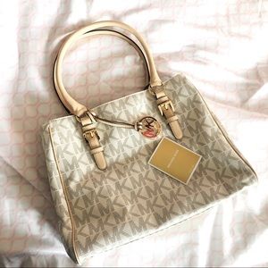 ❣️BNWOT❣️ Michael Kors shoulder bag